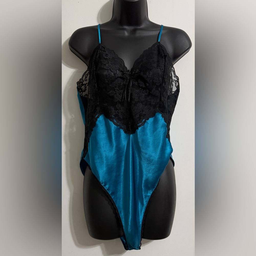 Vintage Victoria's Secret Gold Label Lace and Satin Lingerie Teddy Size L